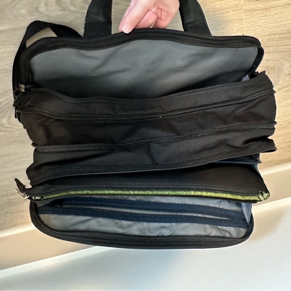 Tumi alpha 2 black expandable laptop briefcase bag 26141D2 - Picture 12 of 16